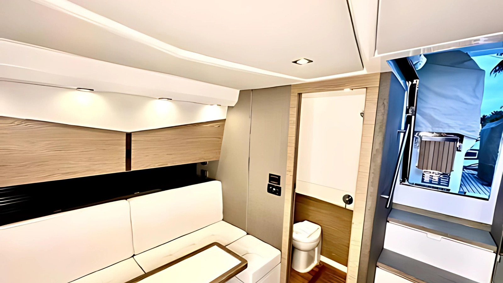 https://arconyachts.ams3.digitaloceanspaces.com/161226/conversions/large_4346800-optimize.jpg