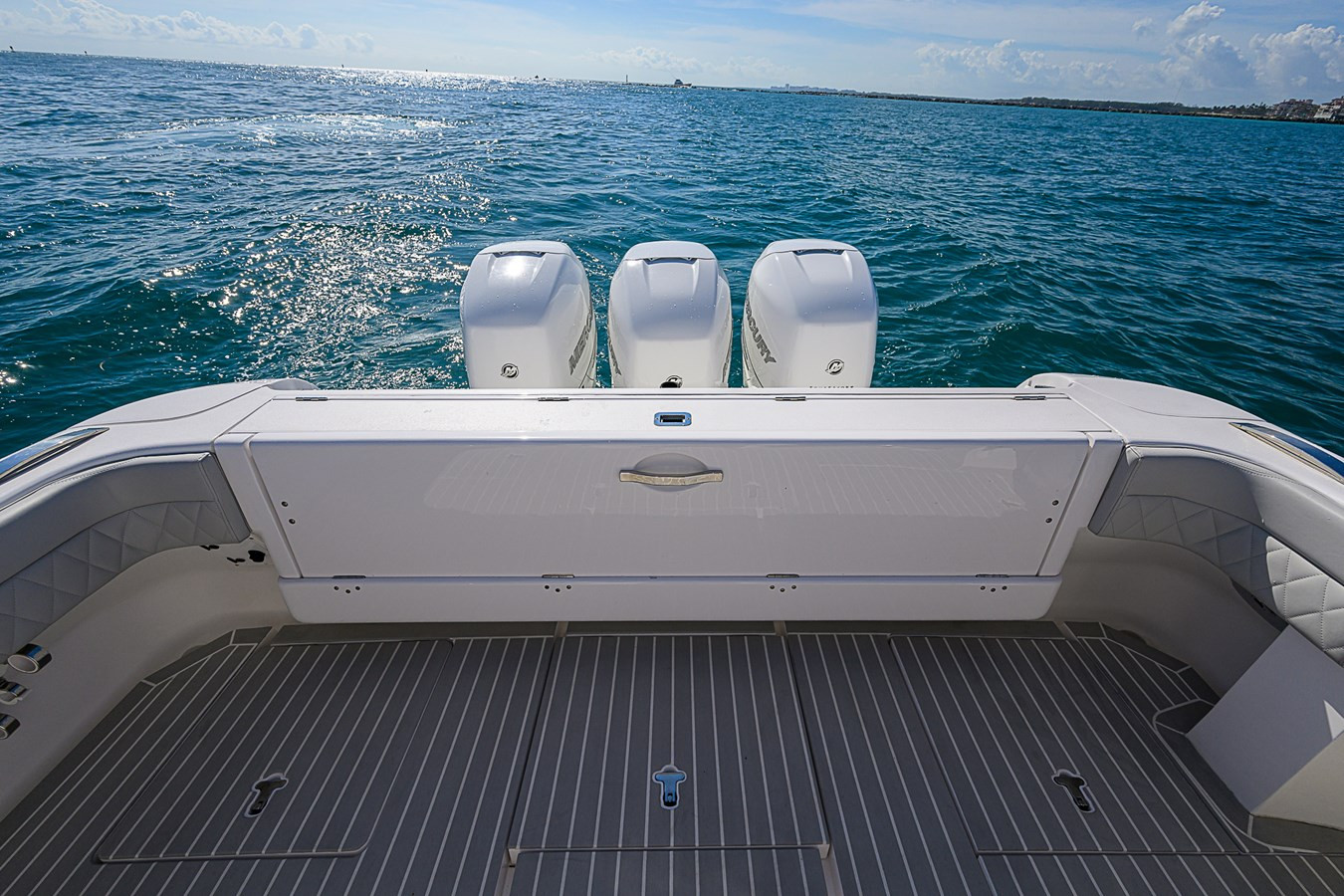 https://arconyachts.ams3.digitaloceanspaces.com/161231/conversions/large_4510024-optimize.jpg