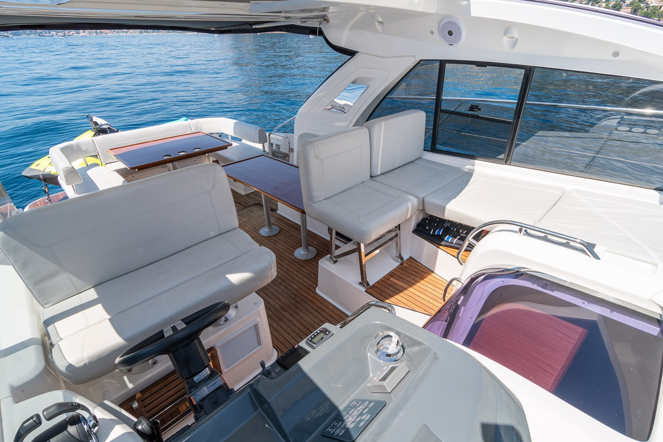 https://arconyachts.ams3.digitaloceanspaces.com/161299/conversions/large_4235695-optimize.jpg
