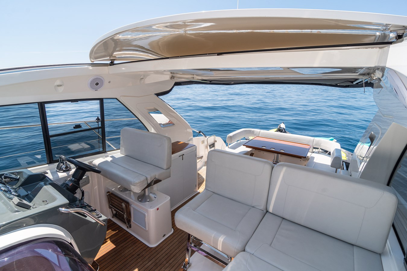 https://arconyachts.ams3.digitaloceanspaces.com/161304/conversions/large_4235696-optimize.jpg