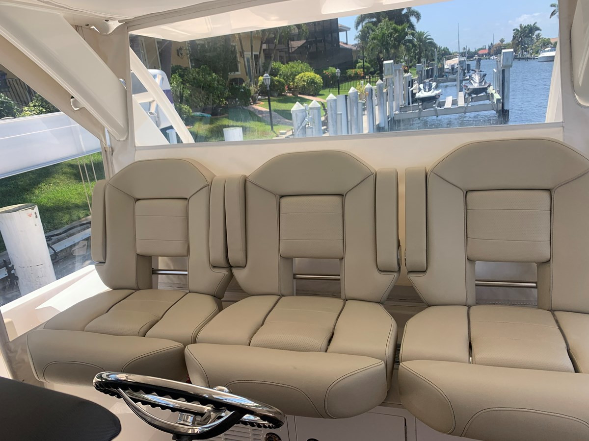 https://arconyachts.ams3.digitaloceanspaces.com/161513/conversions/large_3227353-optimize.jpg