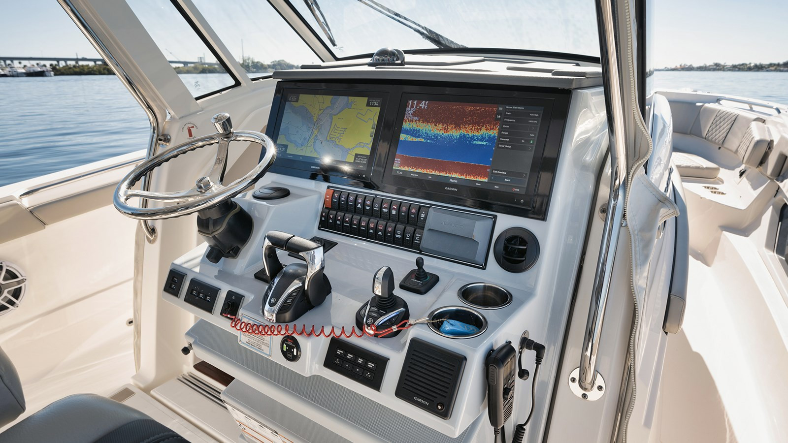 https://arconyachts.ams3.digitaloceanspaces.com/161588/conversions/large_3713764-optimize.jpg
