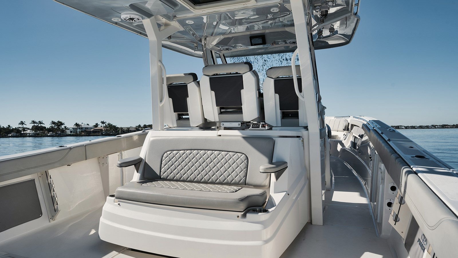 https://arconyachts.ams3.digitaloceanspaces.com/161600/conversions/large_3713768-optimize.jpg