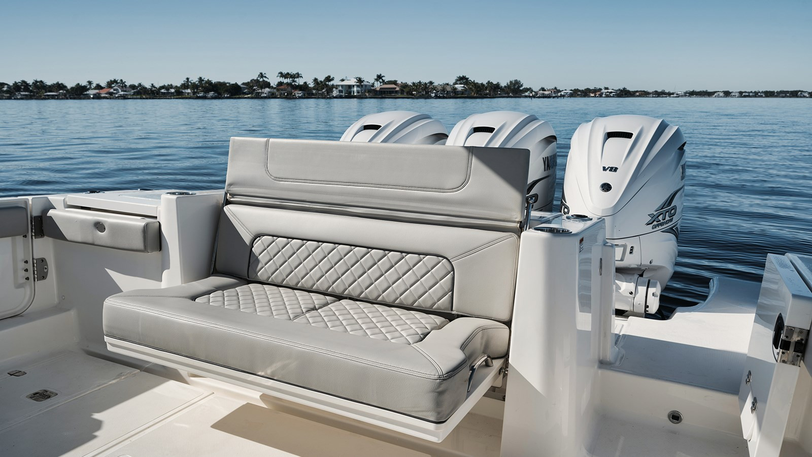 https://arconyachts.ams3.digitaloceanspaces.com/161613/conversions/large_3713772-optimize.jpg