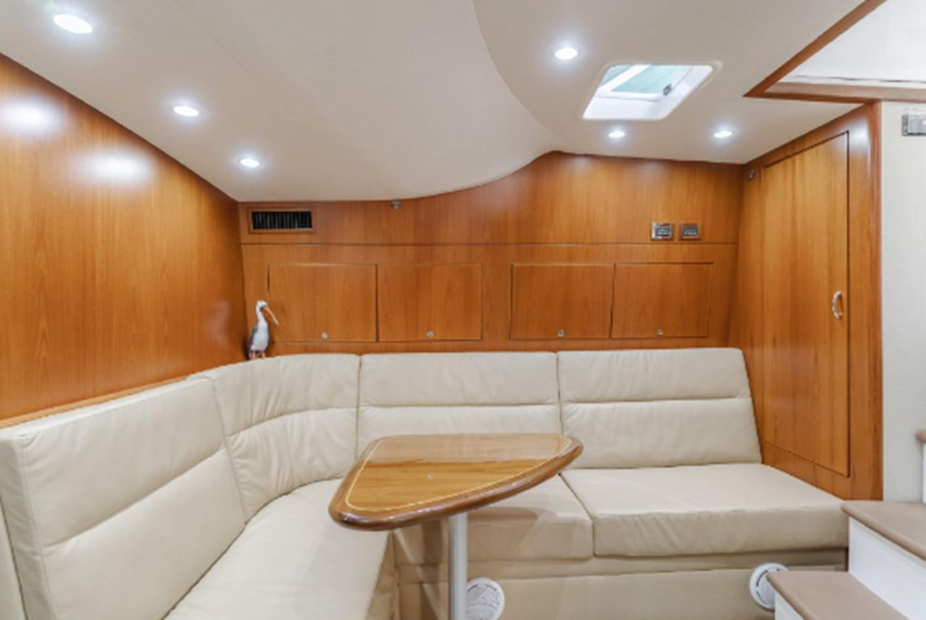 https://arconyachts.ams3.digitaloceanspaces.com/161660/conversions/large_3746613-optimize.jpg