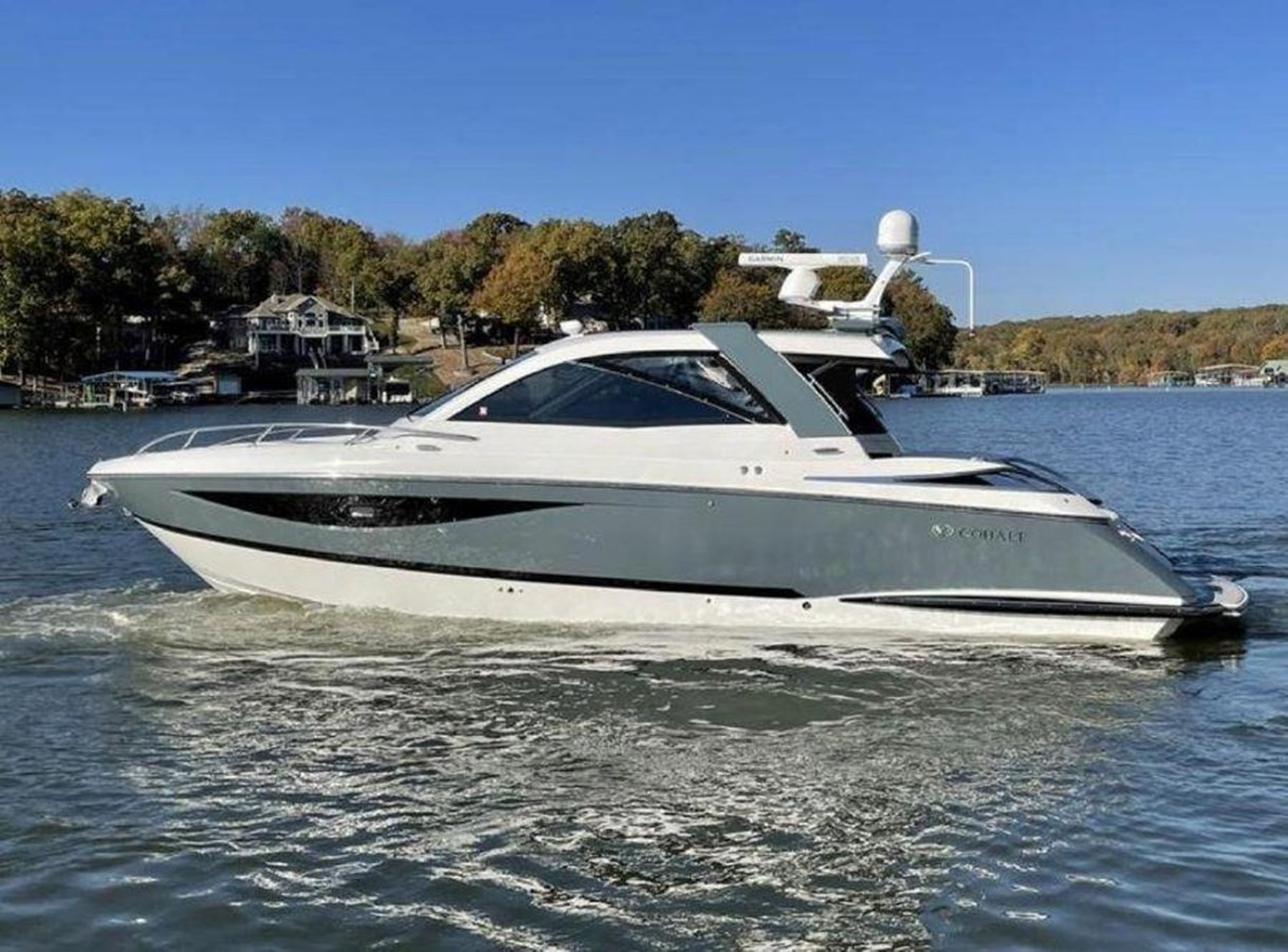 https://arconyachts.ams3.digitaloceanspaces.com/161668/conversions/large_3841277-optimize.jpg