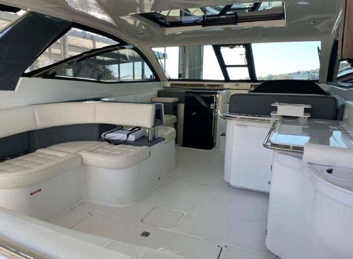 https://arconyachts.ams3.digitaloceanspaces.com/161677/conversions/large_3841270-optimize.jpg