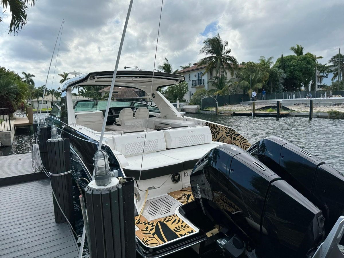 https://arconyachts.ams3.digitaloceanspaces.com/161762/conversions/large_3996355-optimize.jpg