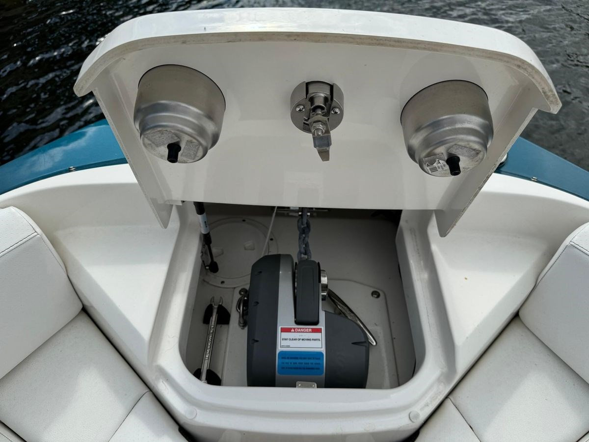 https://arconyachts.ams3.digitaloceanspaces.com/161778/conversions/large_3996360-optimize.jpg