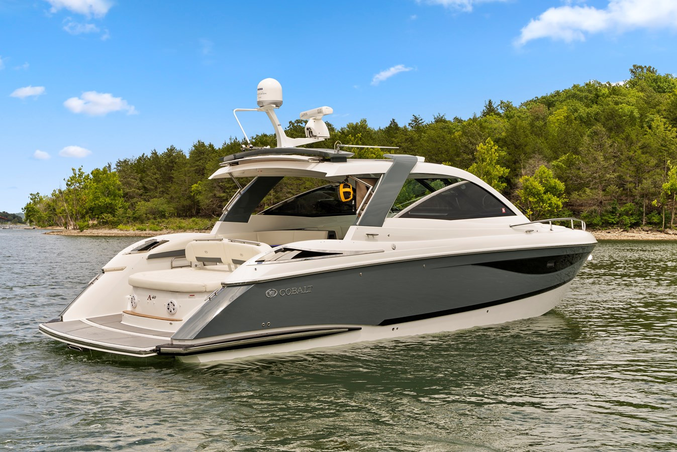 https://arconyachts.ams3.digitaloceanspaces.com/161785/conversions/large_3879819-optimize.jpg