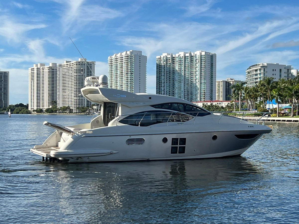 AZIMUT 40