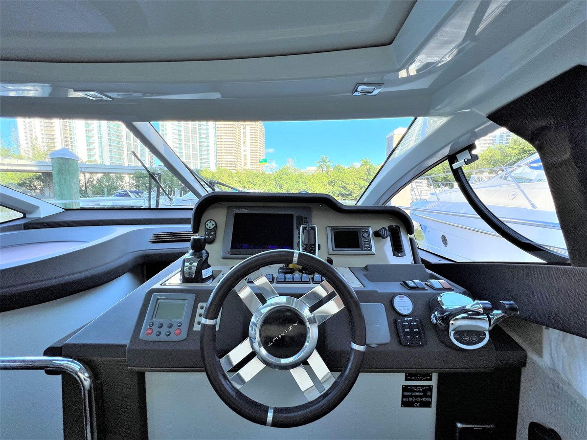 https://arconyachts.ams3.digitaloceanspaces.com/161851/conversions/large_4030211-optimize.jpg