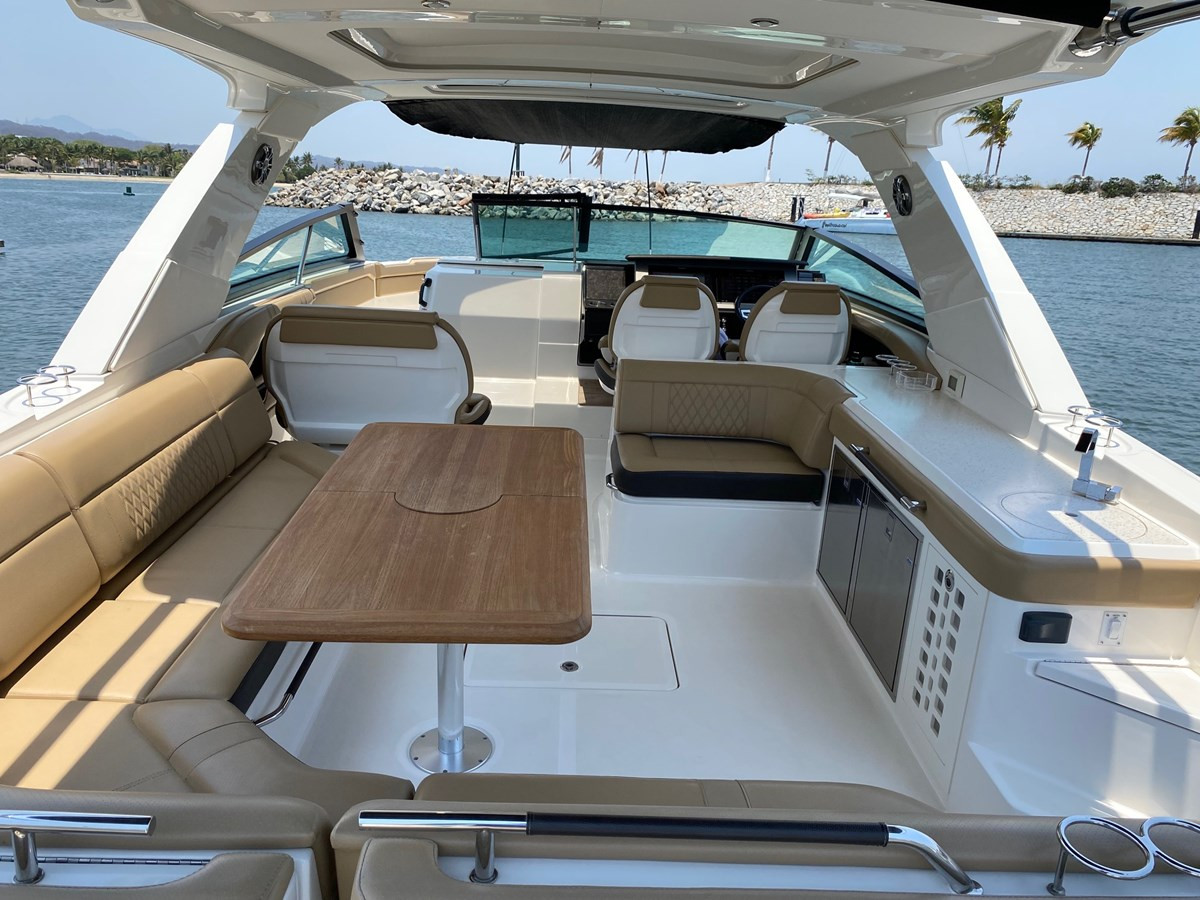 https://arconyachts.ams3.digitaloceanspaces.com/161896/conversions/large_4051342-optimize.jpg