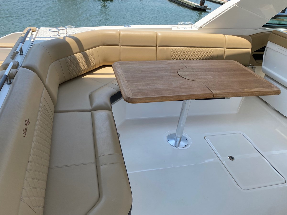 https://arconyachts.ams3.digitaloceanspaces.com/161898/conversions/large_4051343-optimize.jpg
