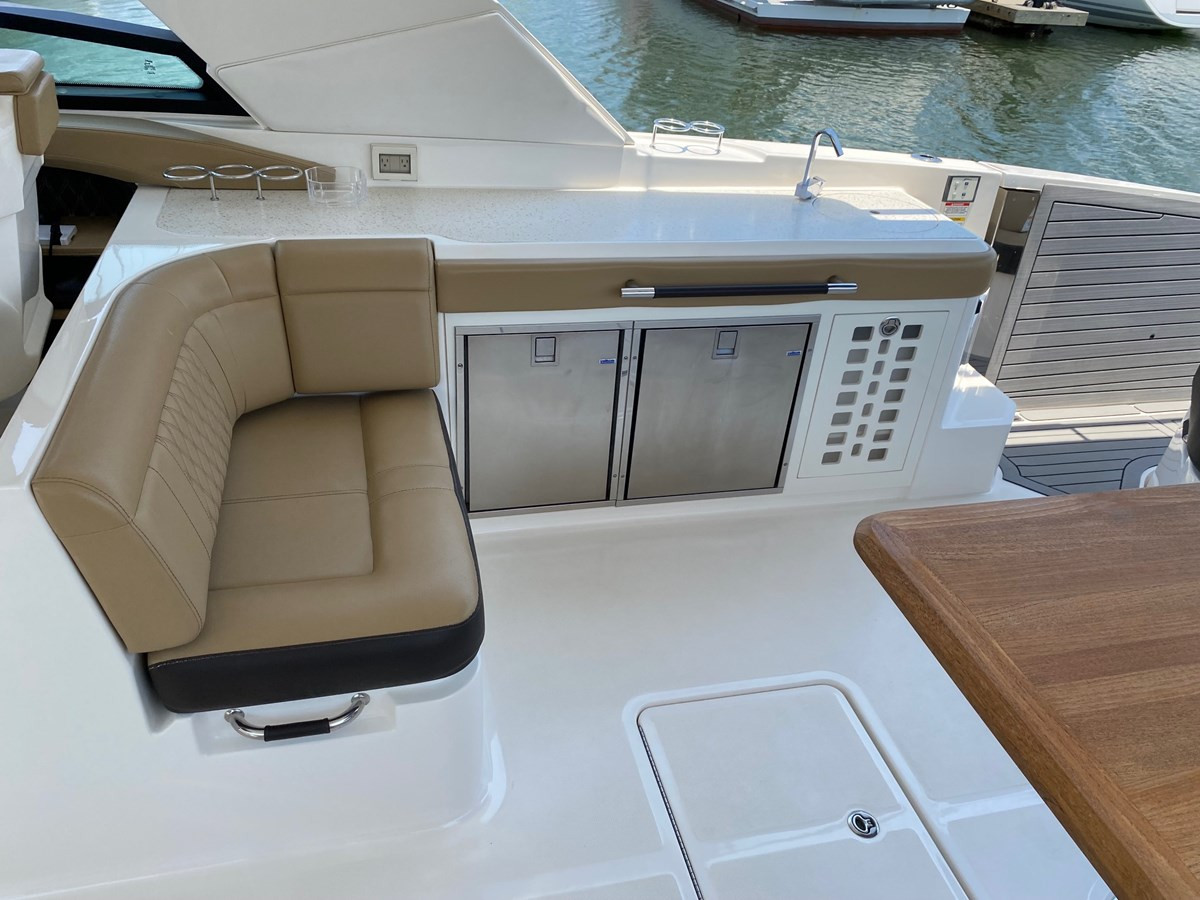 https://arconyachts.ams3.digitaloceanspaces.com/161900/conversions/large_4051344-optimize.jpg