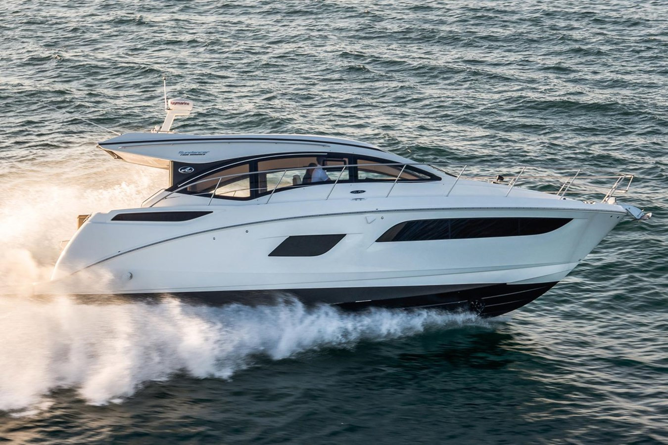 https://arconyachts.ams3.digitaloceanspaces.com/161952/conversions/large_4110954-optimize.jpg