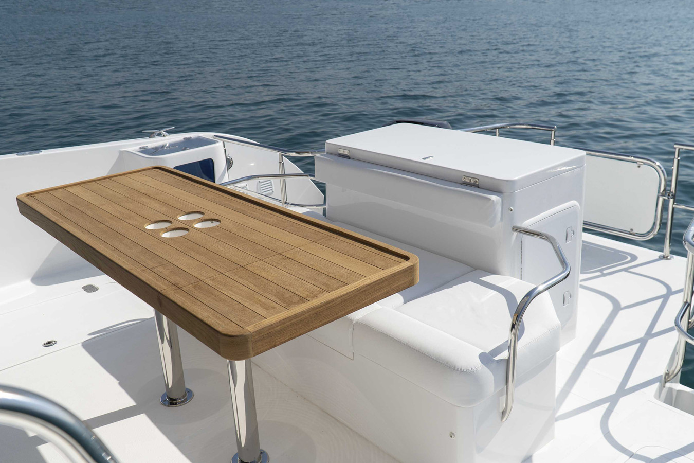 https://arconyachts.ams3.digitaloceanspaces.com/162090/conversions/large_4129212-optimize.jpg