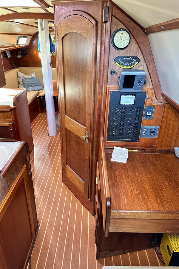 https://arconyachts.ams3.digitaloceanspaces.com/162154/conversions/large_4197957-optimize.jpg