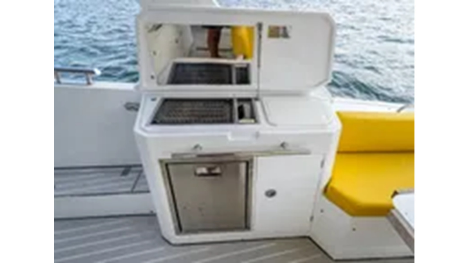 https://arconyachts.ams3.digitaloceanspaces.com/162304/conversions/large_4289647-optimize.jpg
