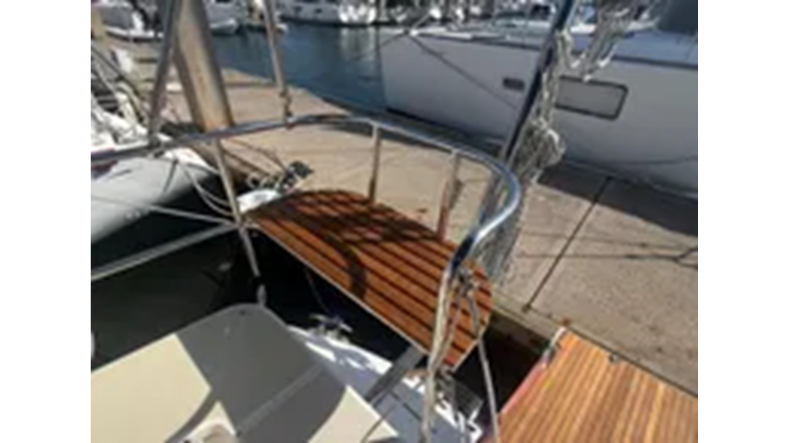 https://arconyachts.ams3.digitaloceanspaces.com/162333/conversions/large_4287190-optimize.jpg