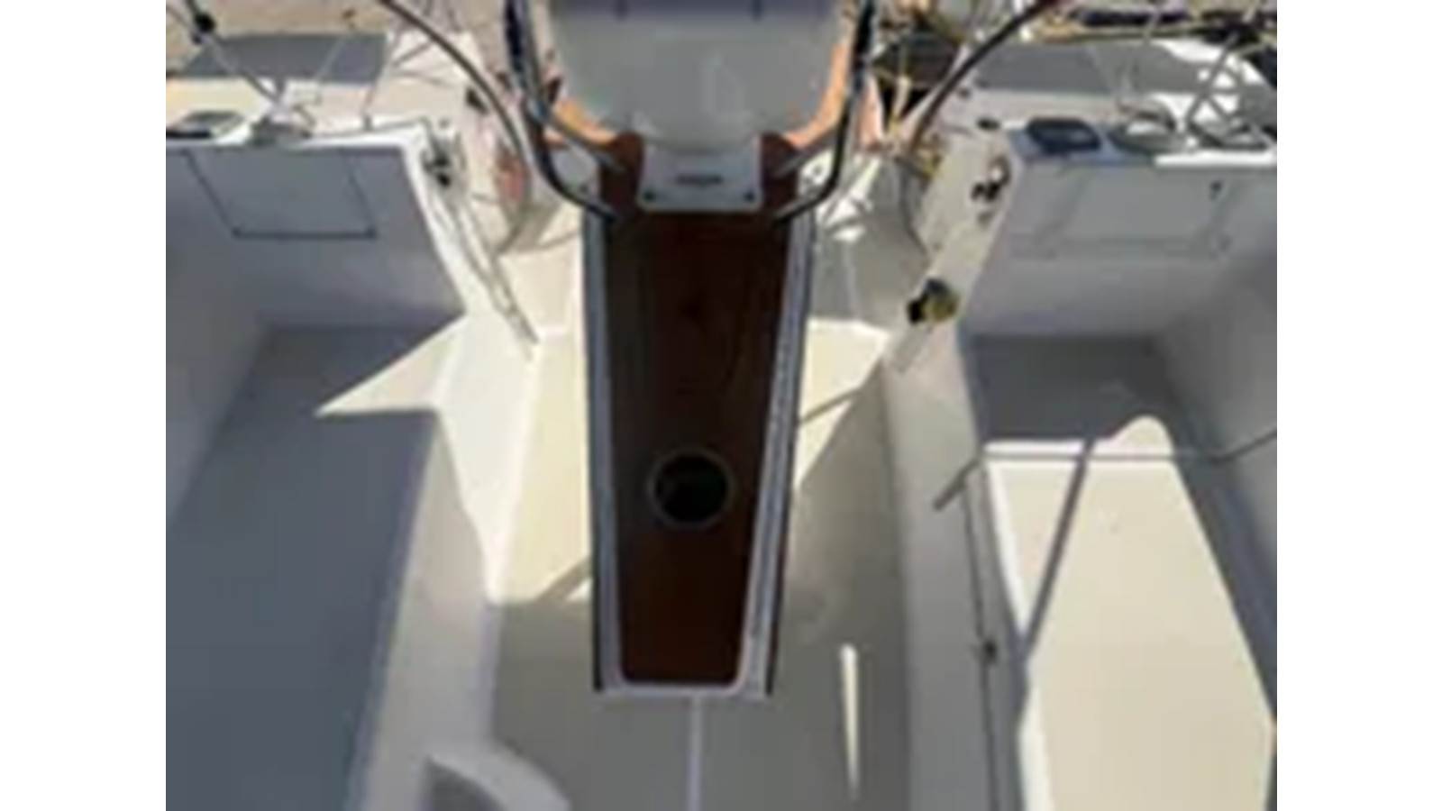 https://arconyachts.ams3.digitaloceanspaces.com/162348/conversions/large_4287195-optimize.jpg