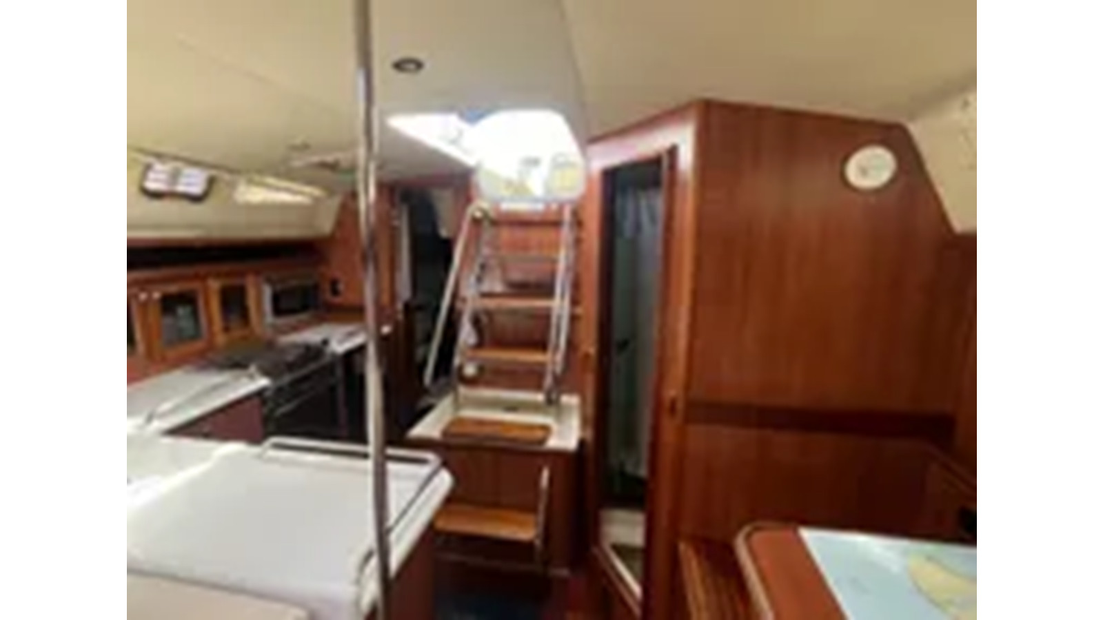 https://arconyachts.ams3.digitaloceanspaces.com/162360/conversions/large_4287199-optimize.jpg