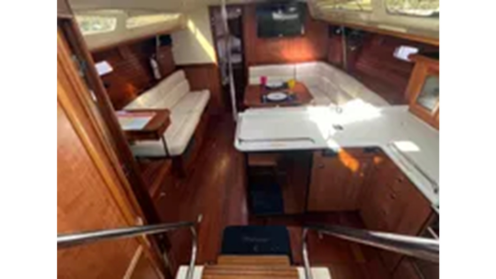 https://arconyachts.ams3.digitaloceanspaces.com/162364/conversions/large_4287201-optimize.jpg