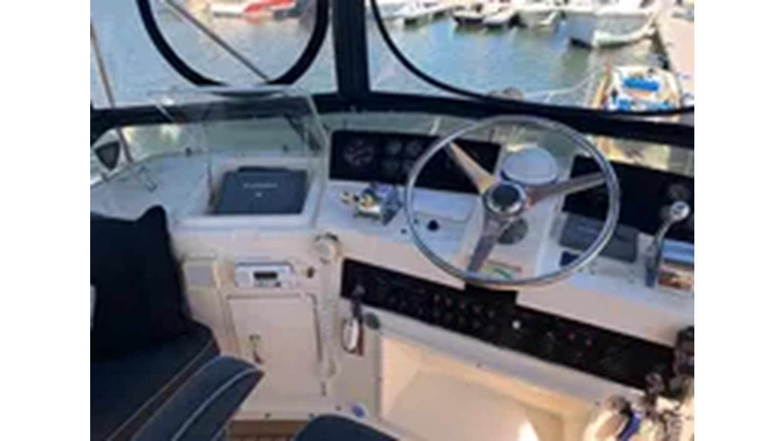https://arconyachts.ams3.digitaloceanspaces.com/162453/conversions/large_4329493-optimize.jpg