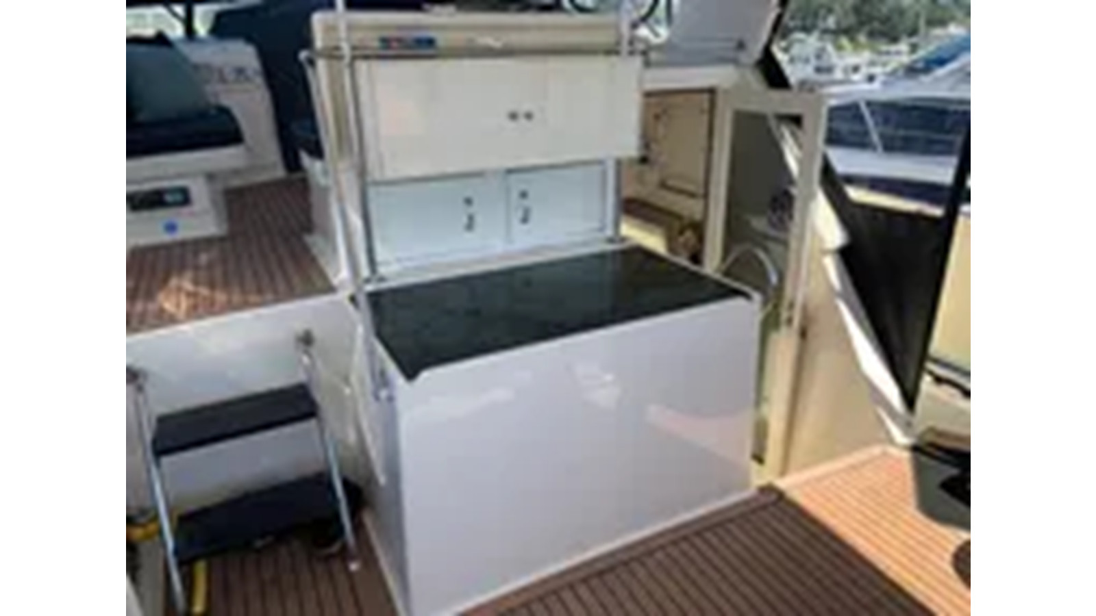 https://arconyachts.ams3.digitaloceanspaces.com/162473/conversions/large_4329499-optimize.jpg