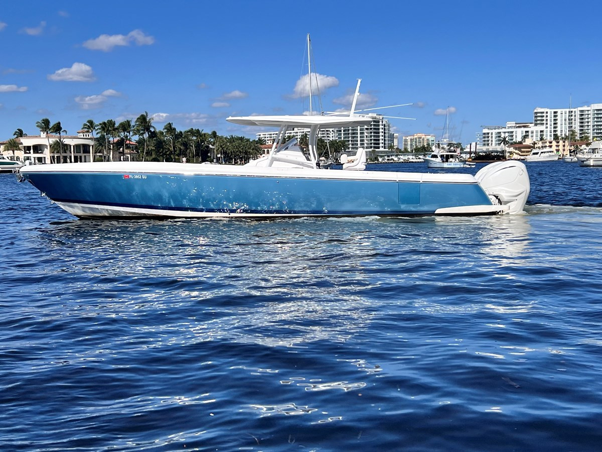 https://arconyachts.ams3.digitaloceanspaces.com/162527/conversions/large_4459584-optimize.jpg