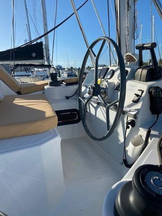 https://arconyachts.ams3.digitaloceanspaces.com/162554/conversions/large_4512340-optimize.jpg