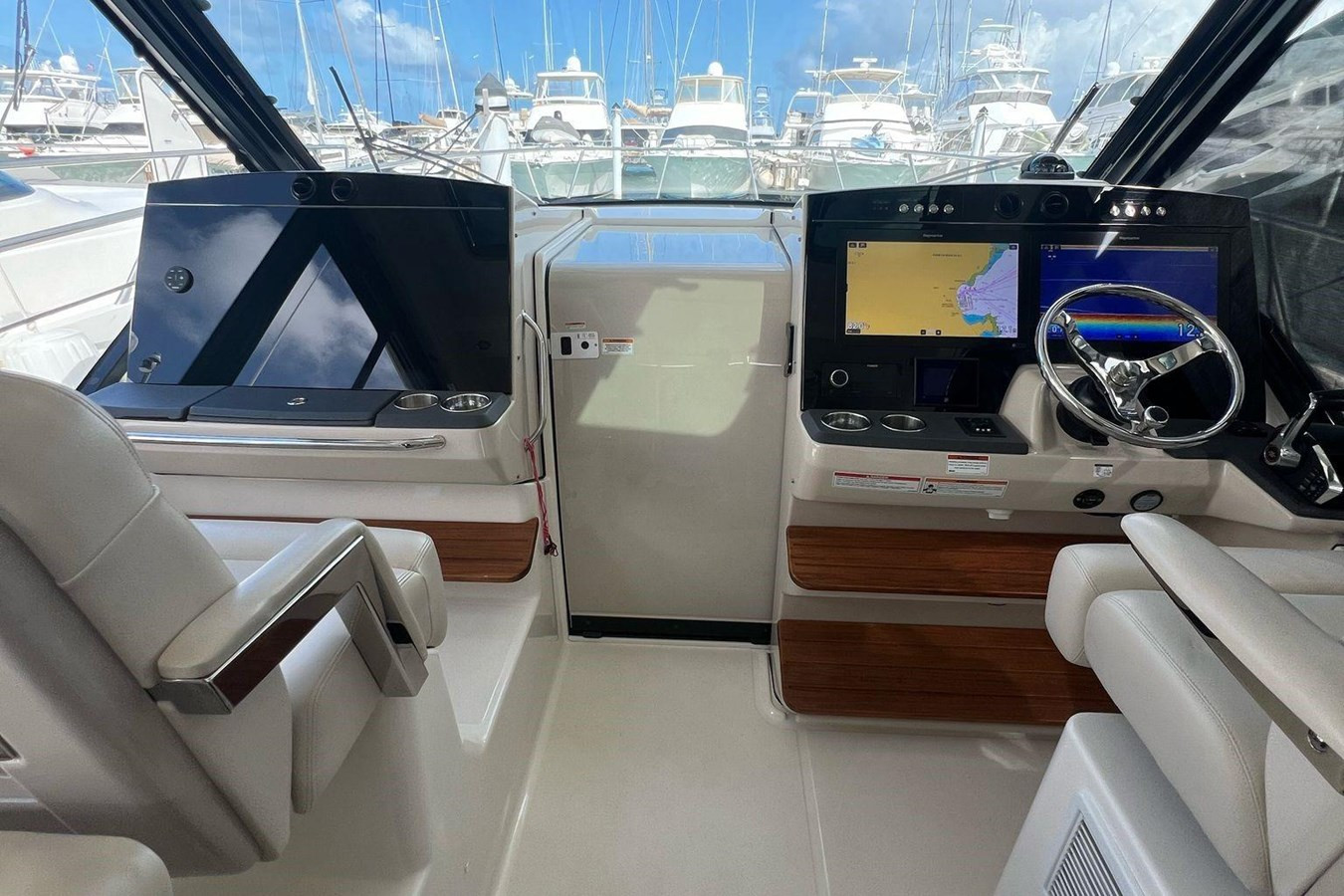 https://arconyachts.ams3.digitaloceanspaces.com/162611/conversions/large_4561852-optimize.jpg