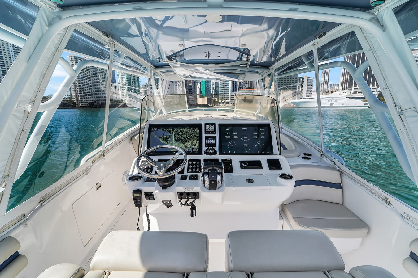 https://arconyachts.ams3.digitaloceanspaces.com/162654/conversions/large_4595819-optimize.jpg