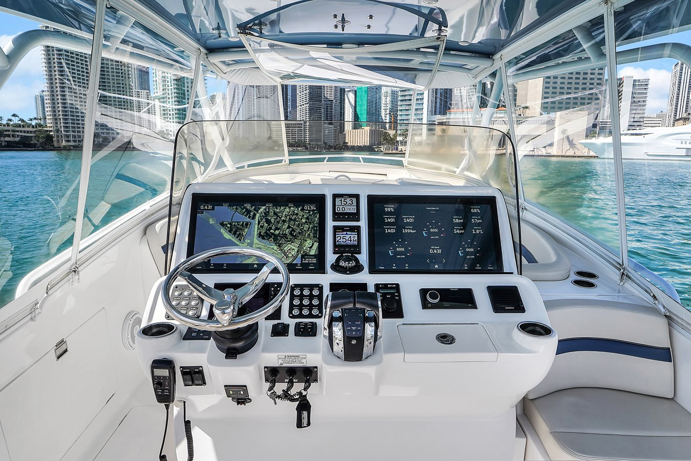 https://arconyachts.ams3.digitaloceanspaces.com/162657/conversions/large_4595823-optimize.jpg