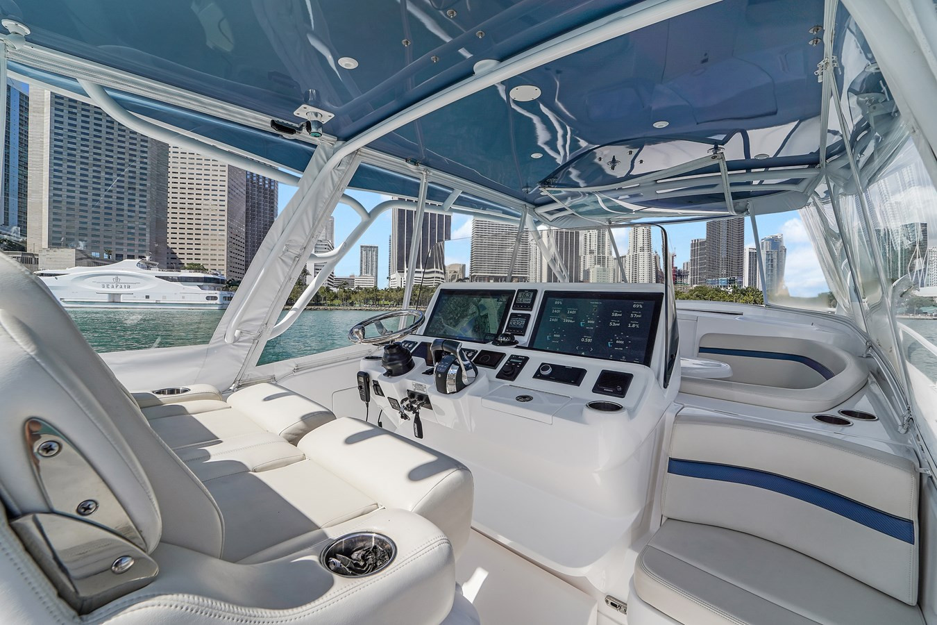 https://arconyachts.ams3.digitaloceanspaces.com/162660/conversions/large_4595828-optimize.jpg