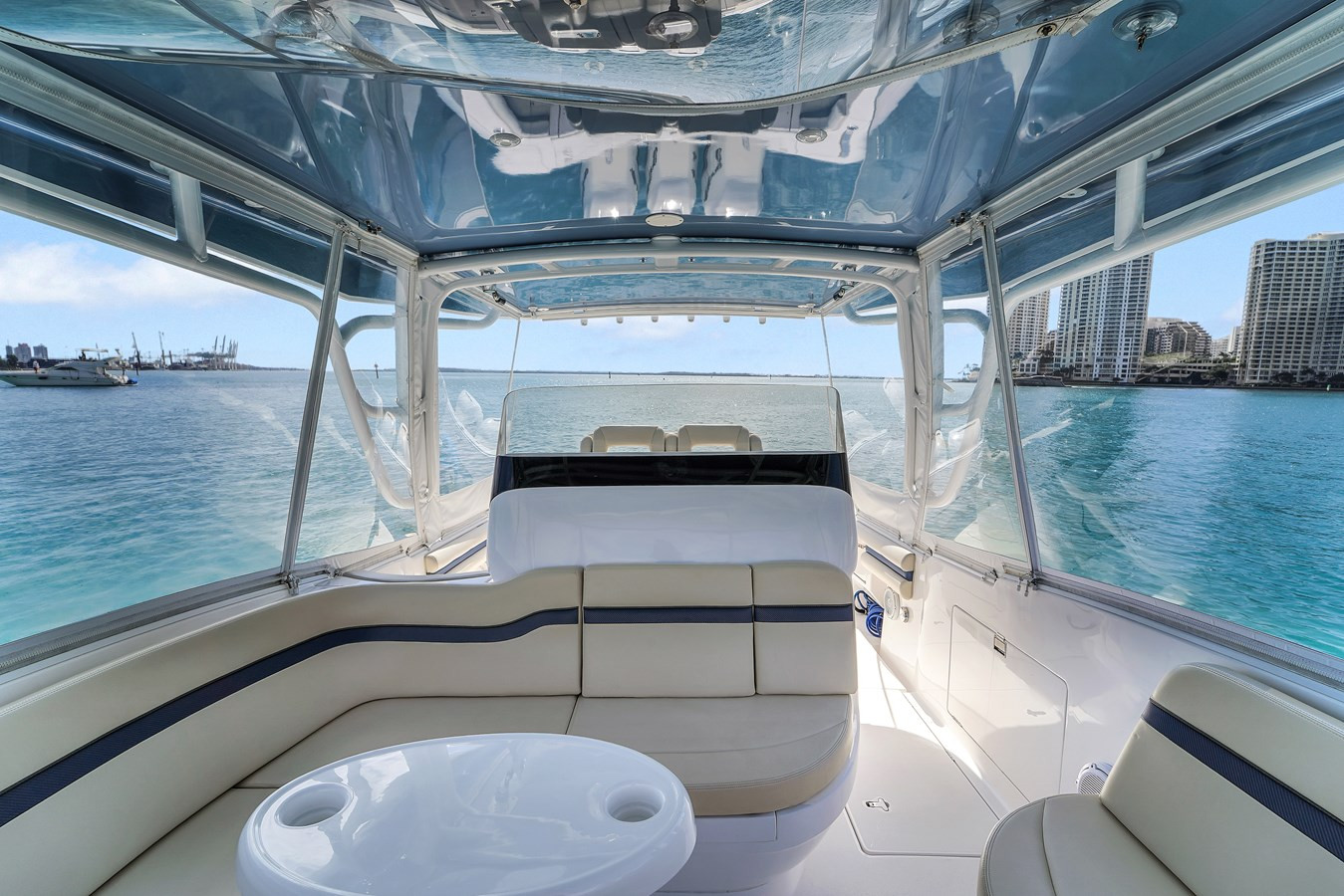 https://arconyachts.ams3.digitaloceanspaces.com/162666/conversions/large_4595838-optimize.jpg