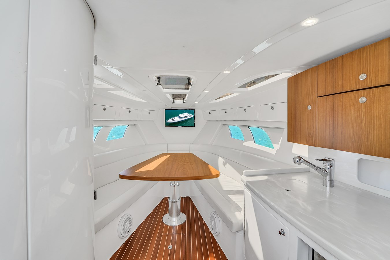 https://arconyachts.ams3.digitaloceanspaces.com/162676/conversions/large_4595848-optimize.jpg