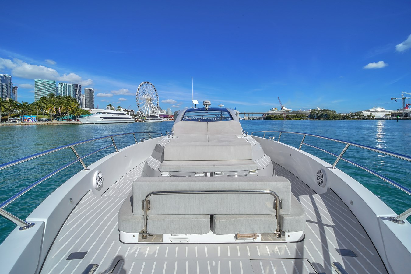 https://arconyachts.ams3.digitaloceanspaces.com/162753/conversions/large_4721295-optimize.jpg