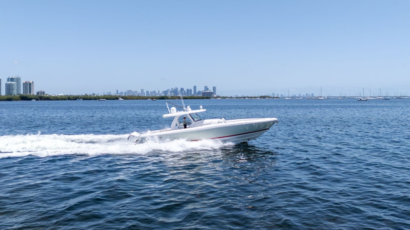 https://arconyachts.ams3.digitaloceanspaces.com/162768/conversions/large_4762590-optimize.jpg