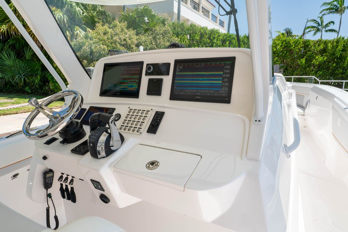https://arconyachts.ams3.digitaloceanspaces.com/162791/conversions/large_4762599-optimize.jpg