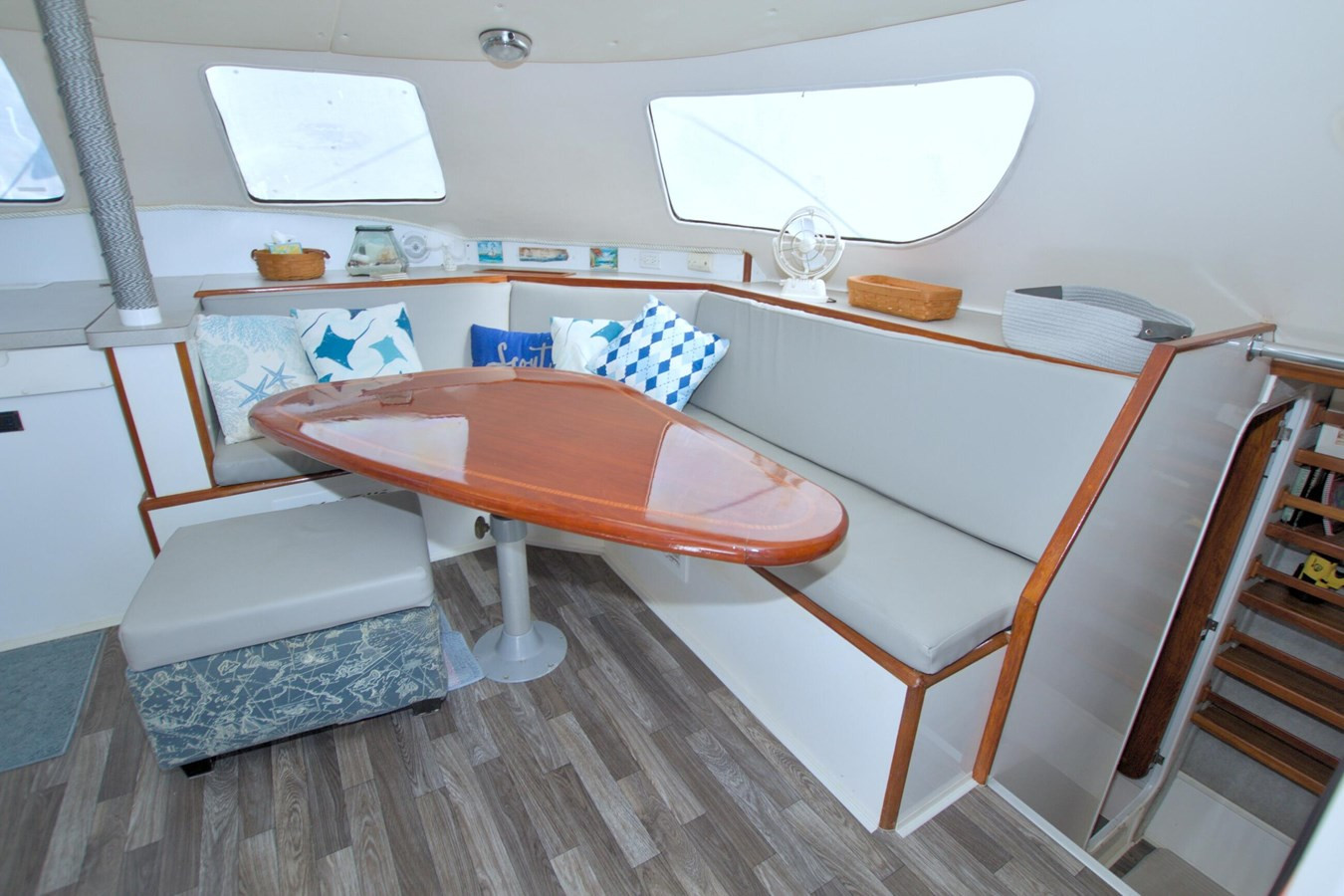 https://arconyachts.ams3.digitaloceanspaces.com/162943/conversions/large_4859112-optimize.jpg