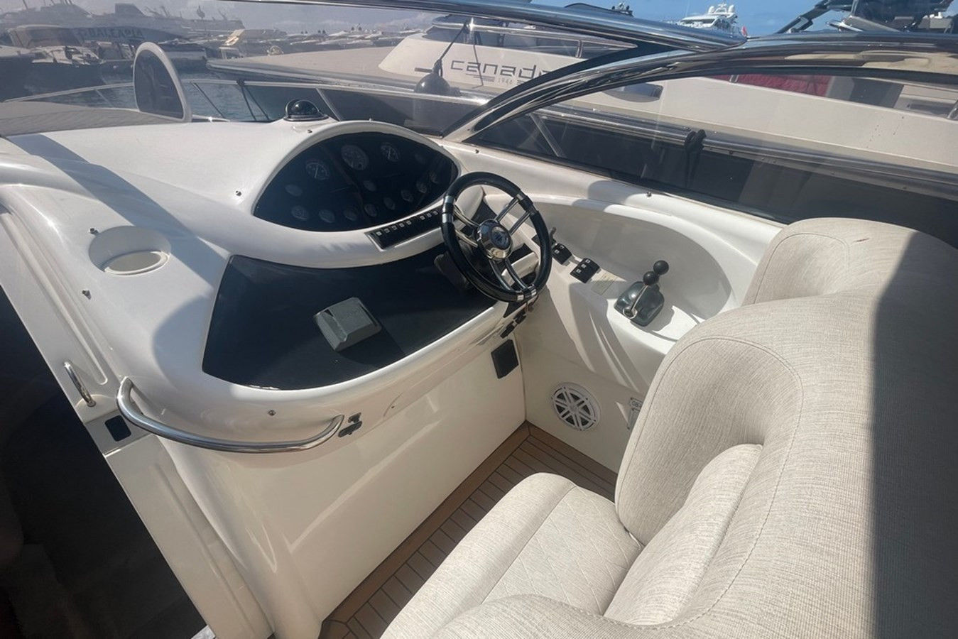 https://arconyachts.ams3.digitaloceanspaces.com/163118/conversions/large_4374367-optimize.jpg