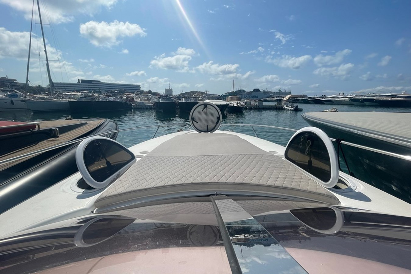 https://arconyachts.ams3.digitaloceanspaces.com/163123/conversions/large_4374369-optimize.jpg