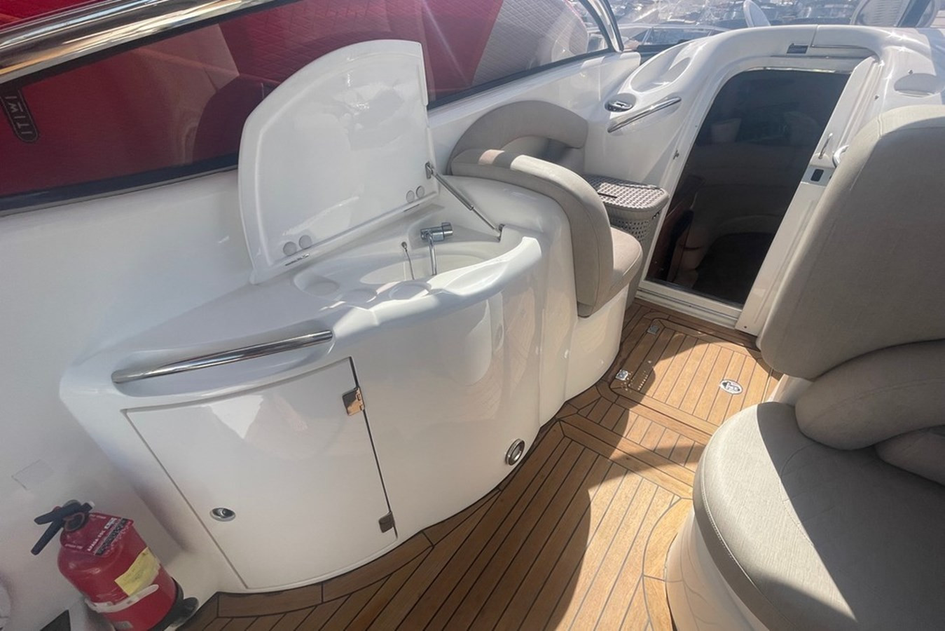 https://arconyachts.ams3.digitaloceanspaces.com/163126/conversions/large_4374366-optimize.jpg