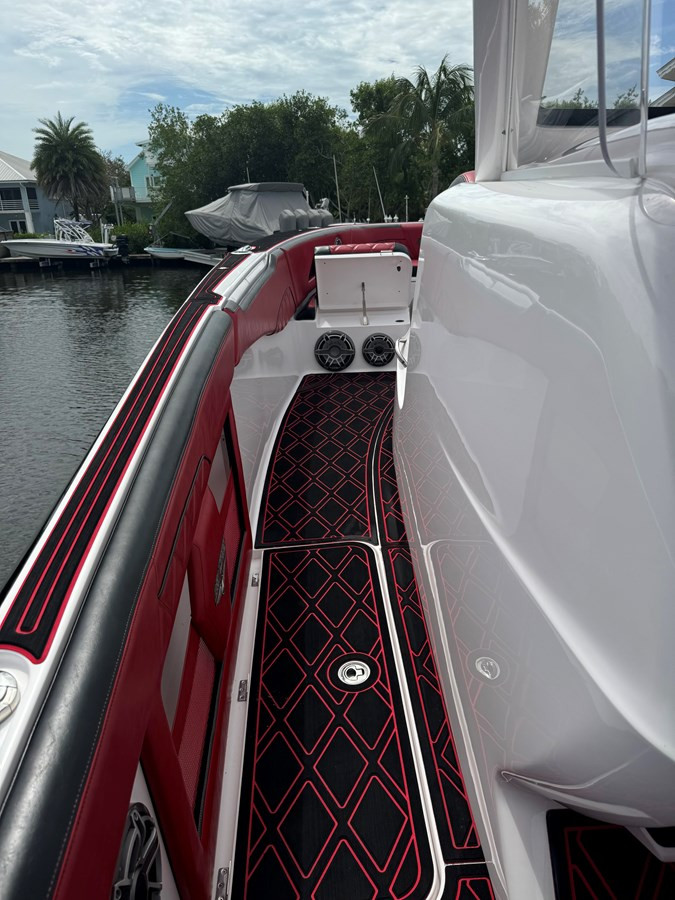 https://arconyachts.ams3.digitaloceanspaces.com/163172/conversions/large_4376270-optimize.jpg