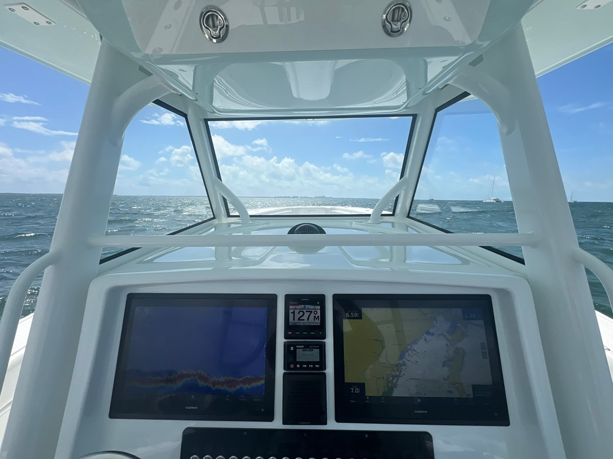 https://arconyachts.ams3.digitaloceanspaces.com/163189/conversions/large_4592415-optimize.jpg