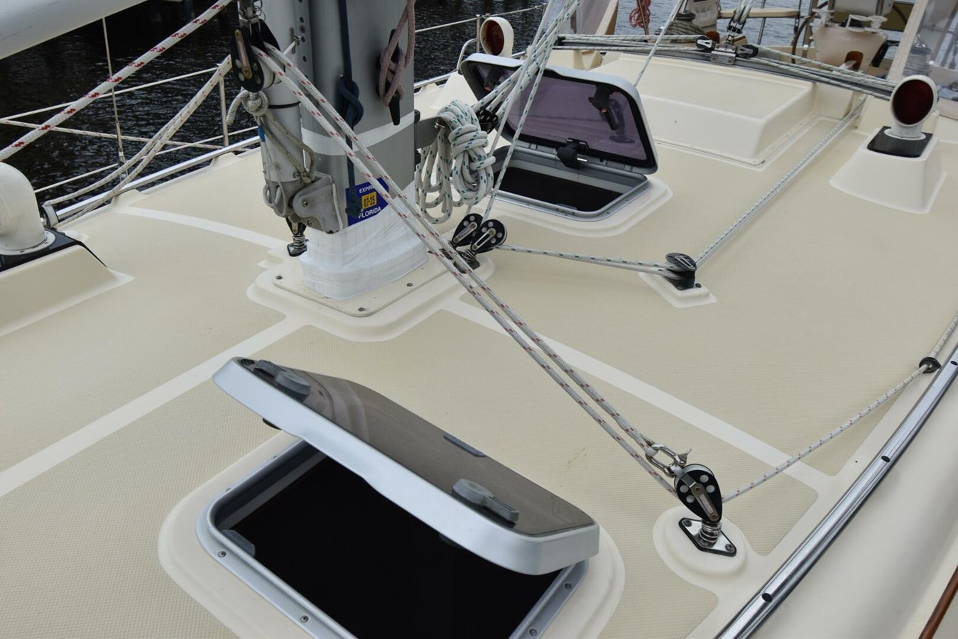 https://arconyachts.ams3.digitaloceanspaces.com/163239/conversions/large_4626967-optimize.jpg