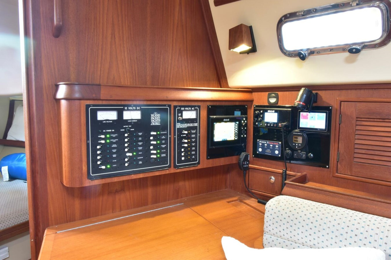 https://arconyachts.ams3.digitaloceanspaces.com/163282/conversions/large_4626983-optimize.jpg