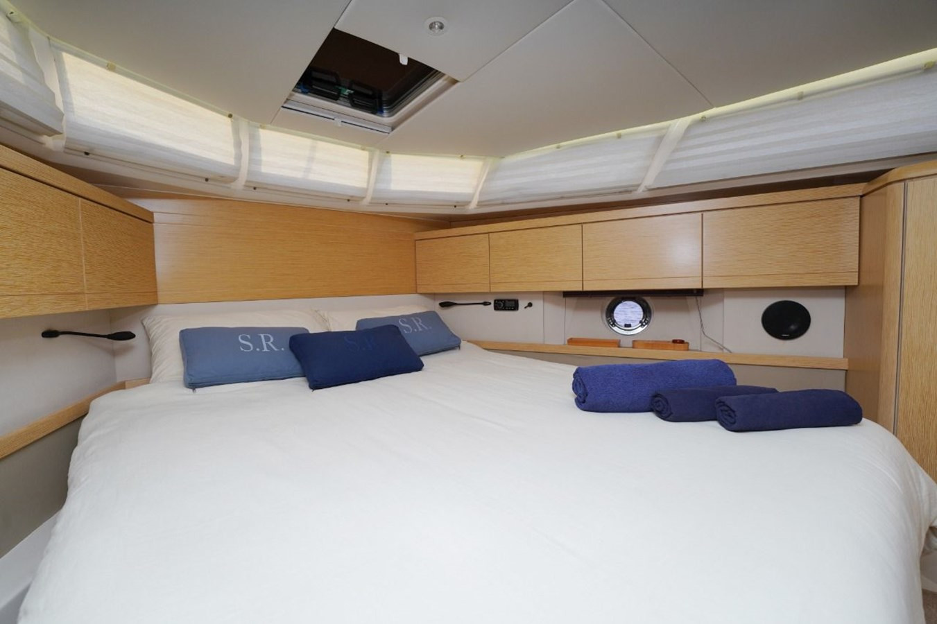 https://arconyachts.ams3.digitaloceanspaces.com/163395/conversions/large_4418309-optimize.jpg