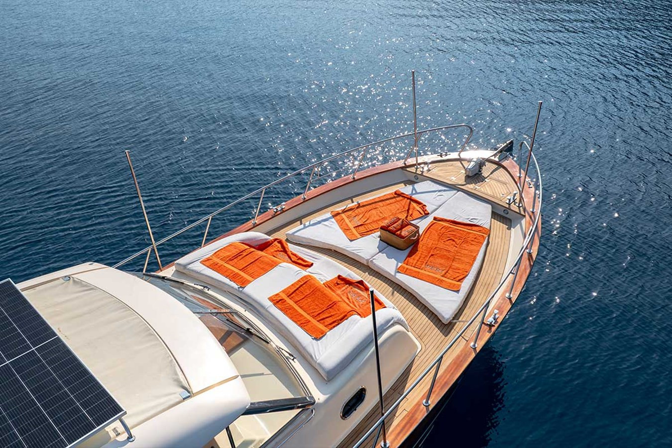 https://arconyachts.ams3.digitaloceanspaces.com/163416/conversions/large_4759271-optimize.jpg